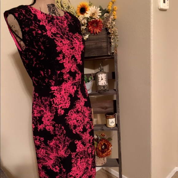 🚫SOLD🚫ADRIANNA PAPELL BEAUTIFUL DRESS 💯♥️ - Picture 4 of 8